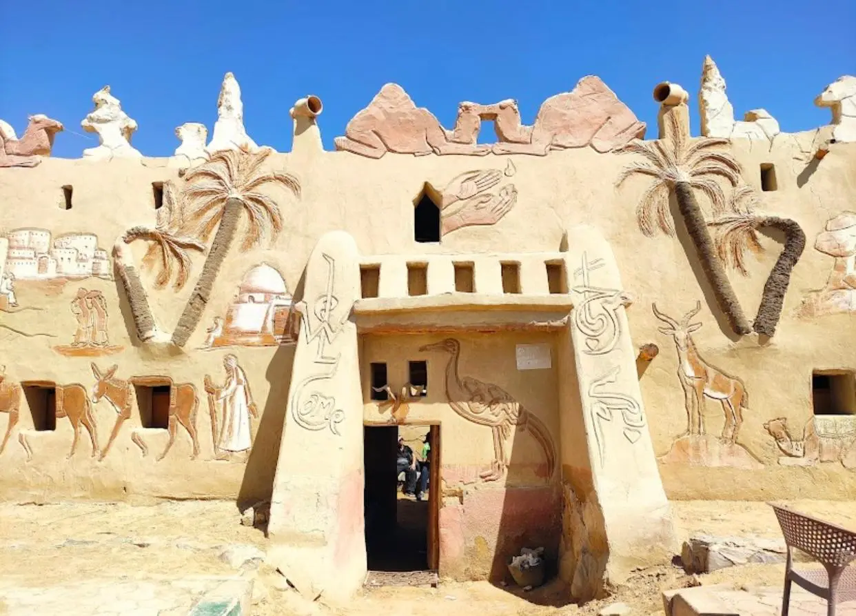 🌴Day 4: White Desert To Farafra To Dakhla Morning drive to Farafra Oasis.